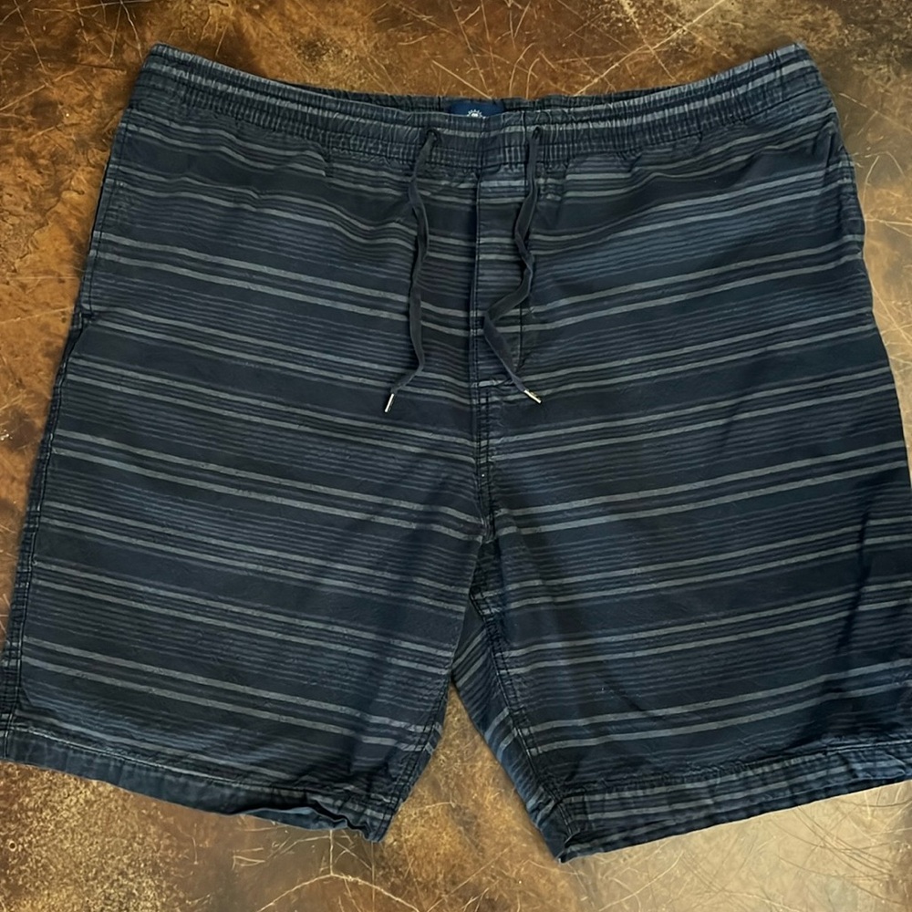 Men’s Old Navy Elastic Waist Shorts Flat front Inseam 8.5” 100% Cotton